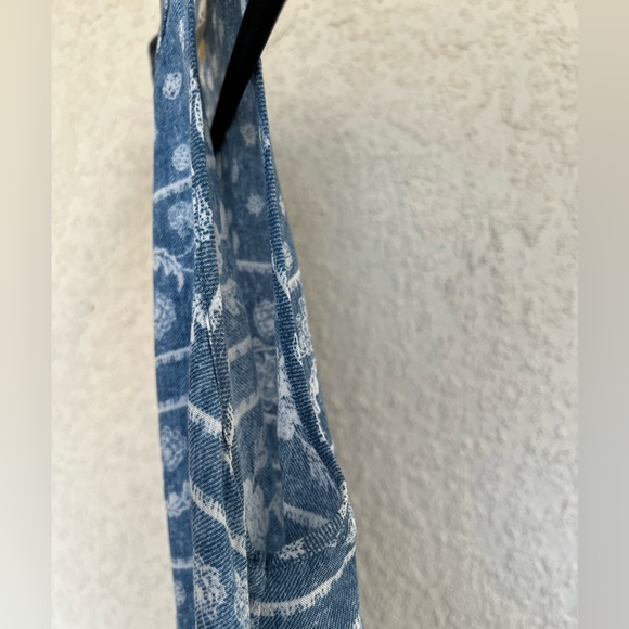 Monteau Denim Blue Floral Kerchief Tank Top (Large) - Picture 5 of 7